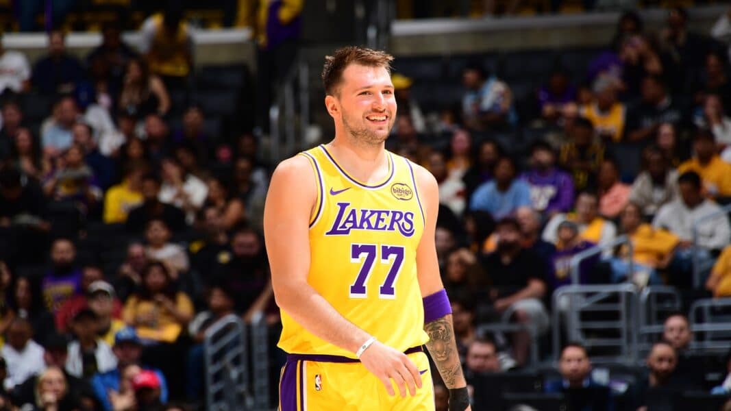Klub 40-40: Luka Dončić memulai musim baru dengan penampilan yang produktif