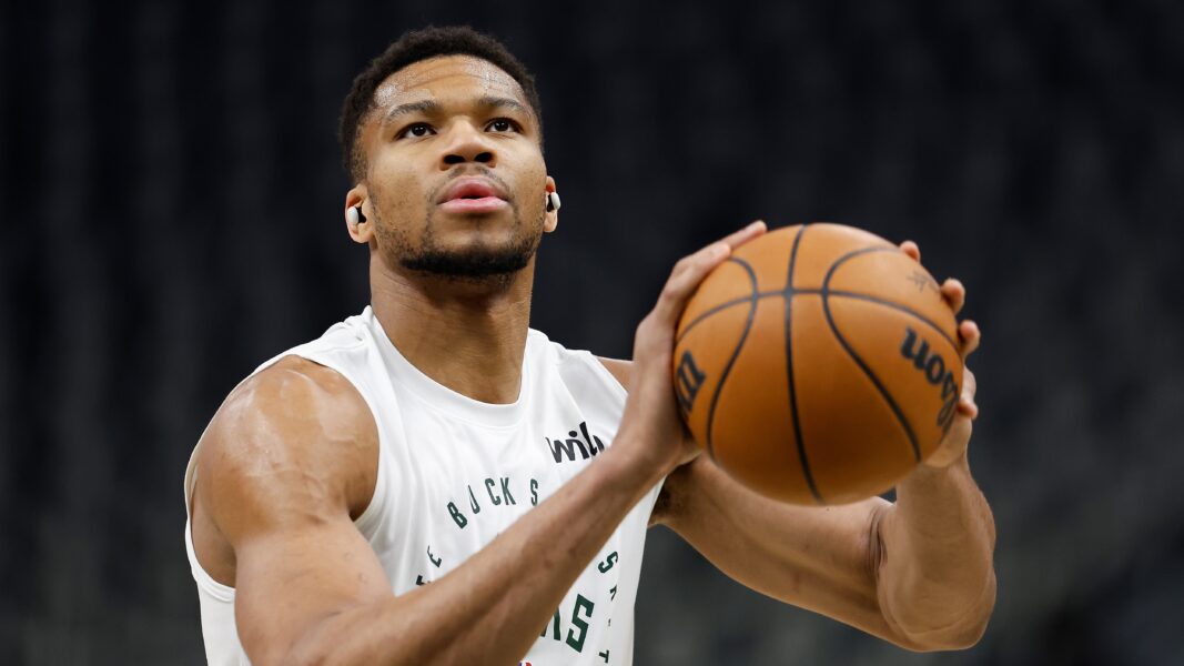 Giannis Antetokounmpo (lutut) keluar vs. Warriors