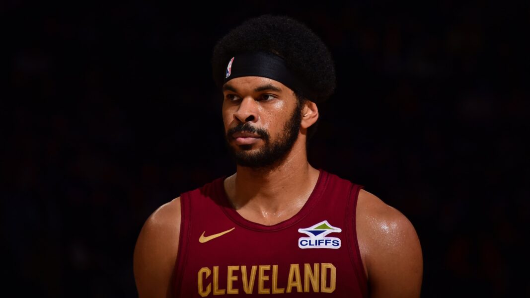 Jarrett Allen dari Cavaliers mengalami patah jari manis kirinya, absen untuk pertandingan hari Jumat